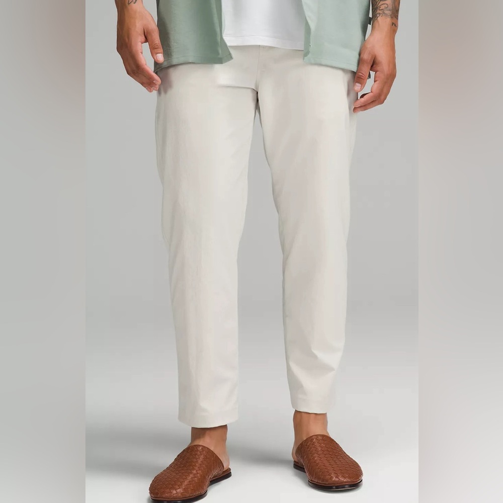 Lululemon Relaxed-Tapered Smooth Twill Cropped Trouser 36